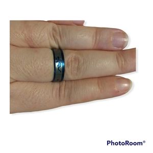 Lizard band ring, size is 21, color is grey and blue.